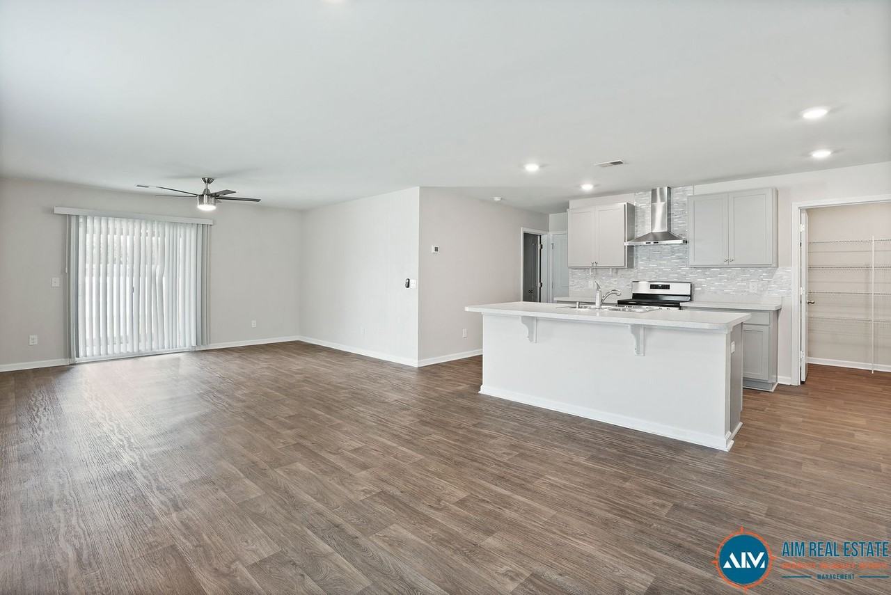 127 Auditorium Rd - Photo 6 of 50