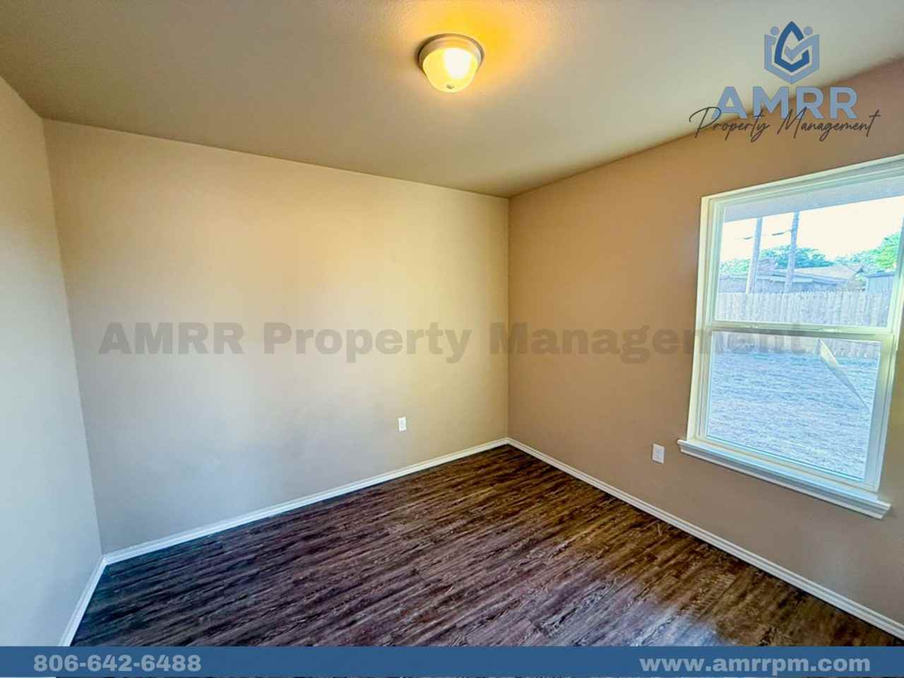 1501 E 14th St - Photo 2 of 9