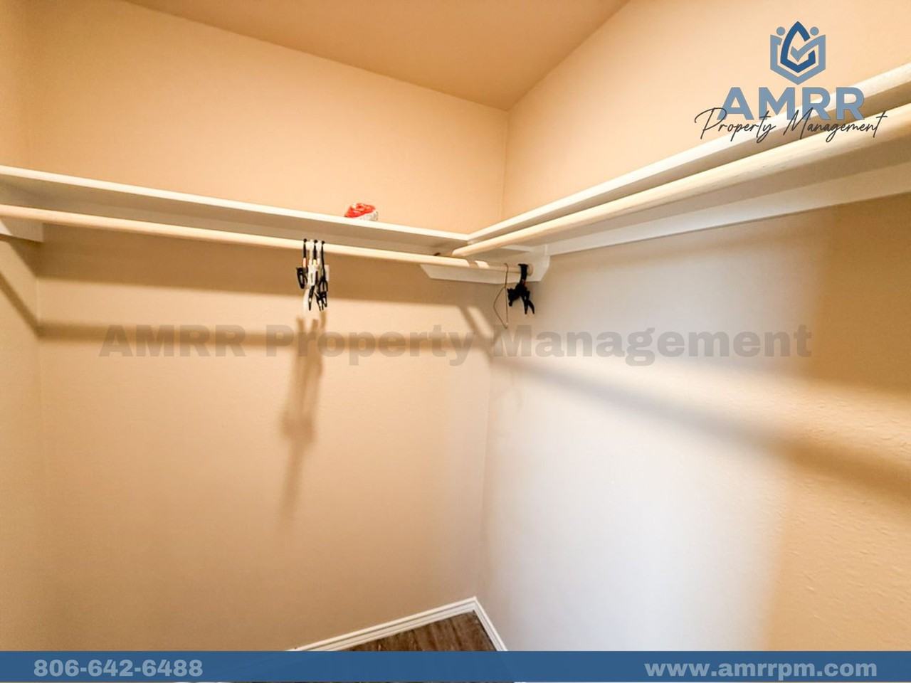 1501 E 14th St - Photo 3 of 9