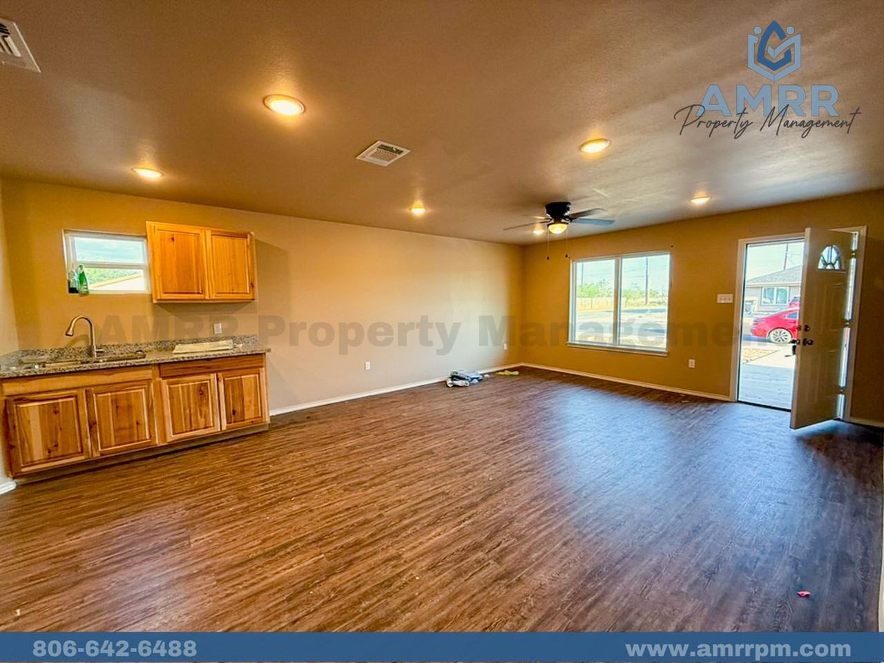 1501 E 14th St - Photo 6 of 9