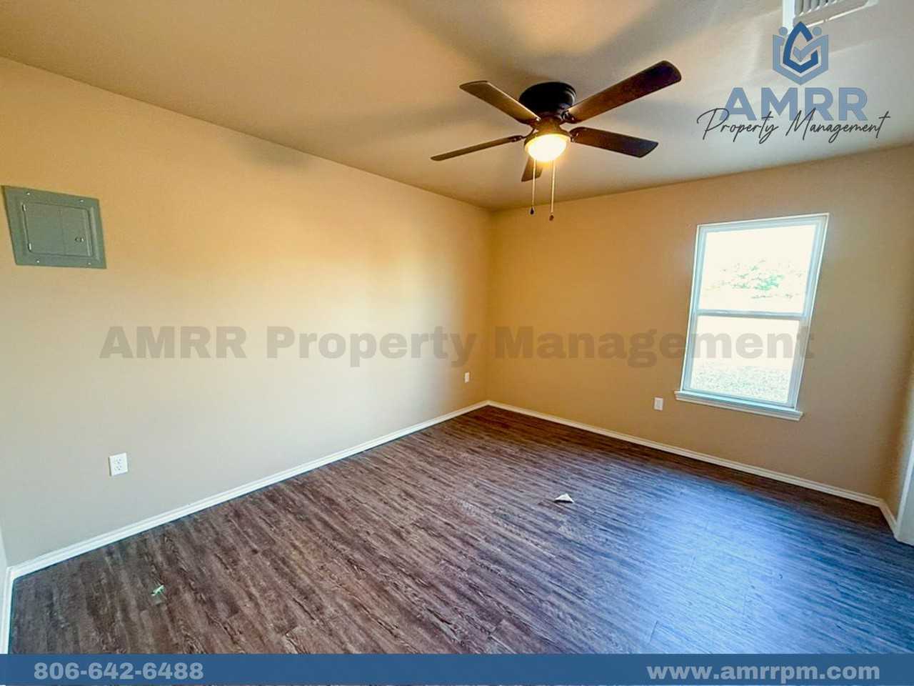 1501 E 14th St - Photo 7 of 9