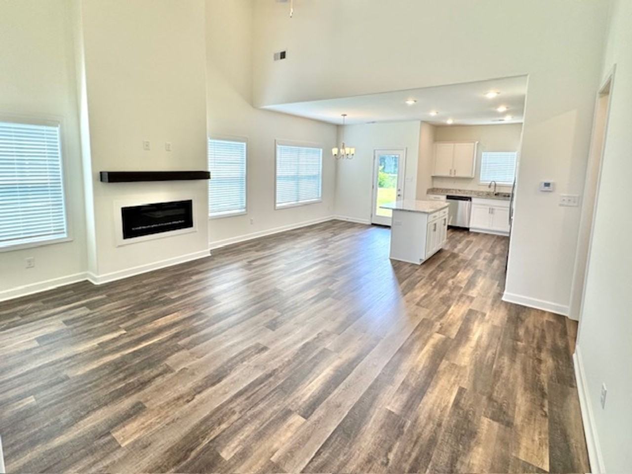 95 Primrose Ln - Photo 2 of 15