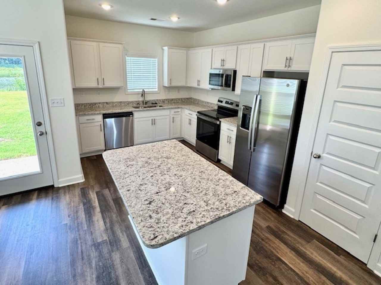 95 Primrose Ln - Photo 3 of 15