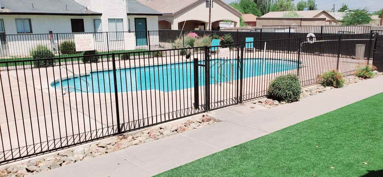 Ivy Off Central - Photo 5 of 50