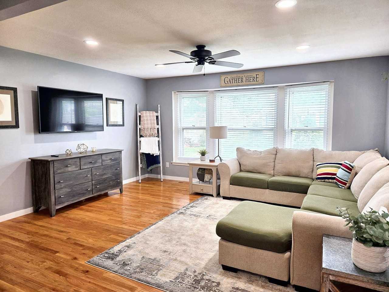 6016 Avon St - Photo 3 of 15