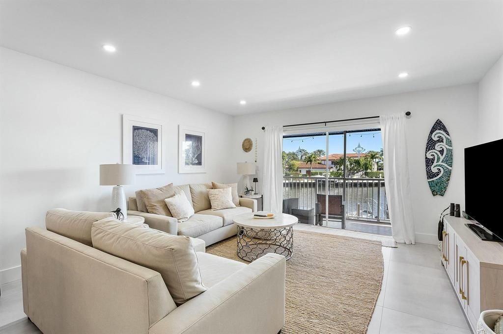 330 N Federal Hwy ##211 - Photo 3 of 27