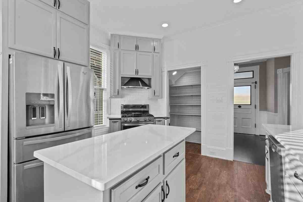 313 14th St - Photo 6 of 31