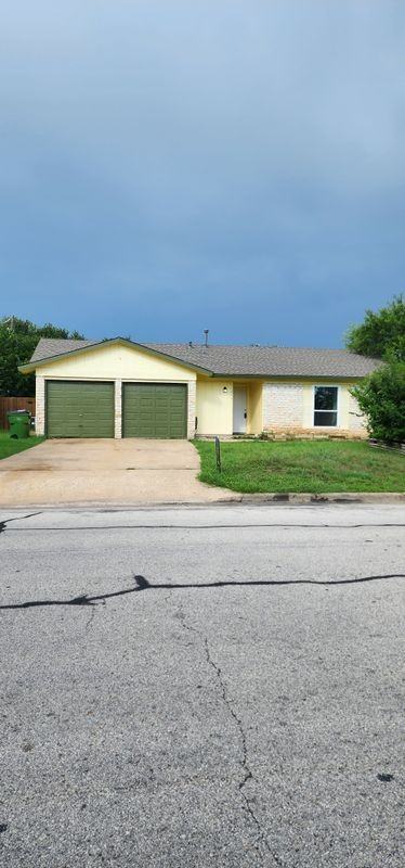 1804 Greenhill Dr - Photo 2 of 14