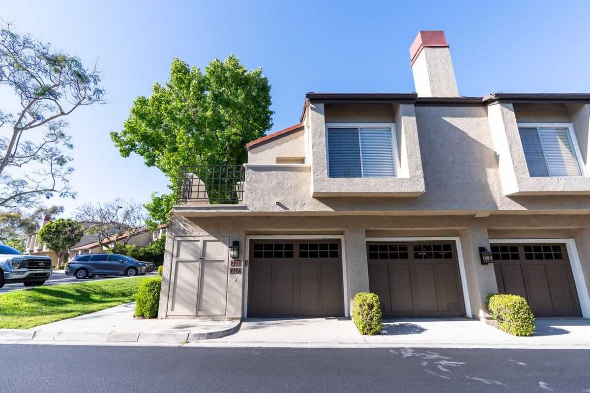 227 Stanford Ct ##130 - Photo 3 of 34