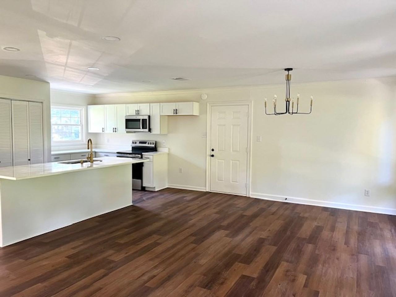 4113 Canal Cir E - Photo 3 of 28