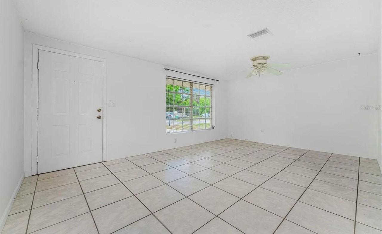 18356 Yale Ave - Photo 4 of 12