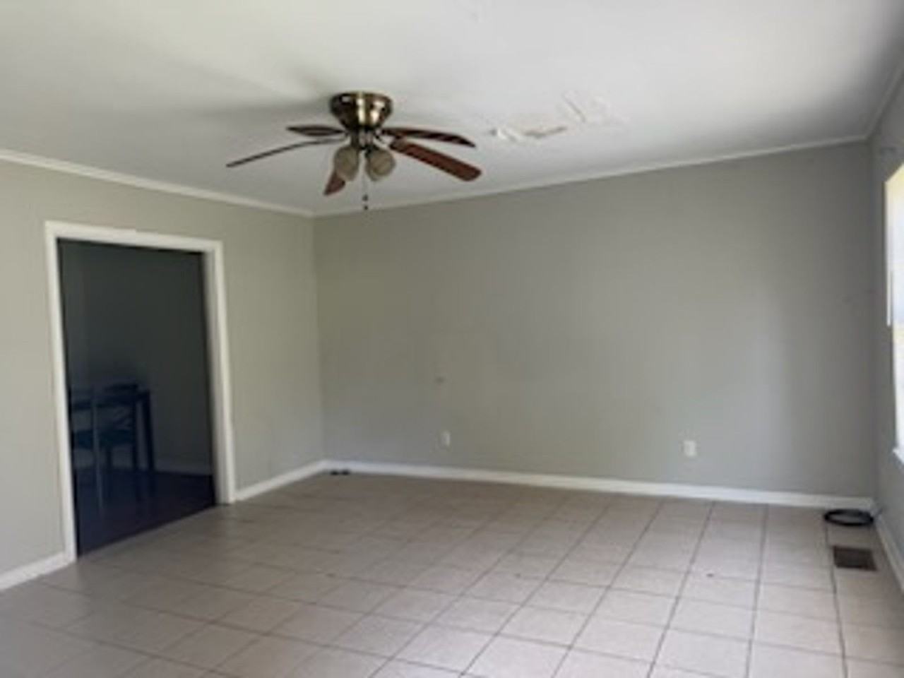 1704 Central Ave - Photo 3 of 7