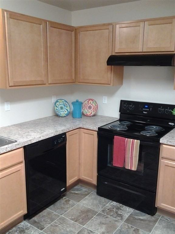 9939 W Rustica St - Photo 2 of 10