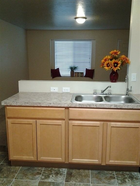 9939 W Rustica St - Photo 3 of 10