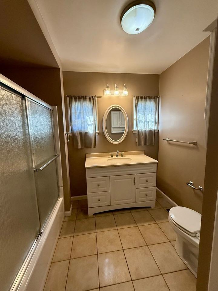 1053 N Laurel Ave - Photo 6 of 9