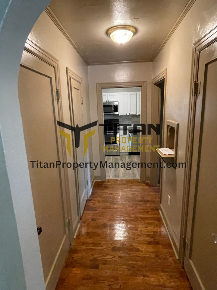 408 W Sevier St #2 - Photo 7 of 14