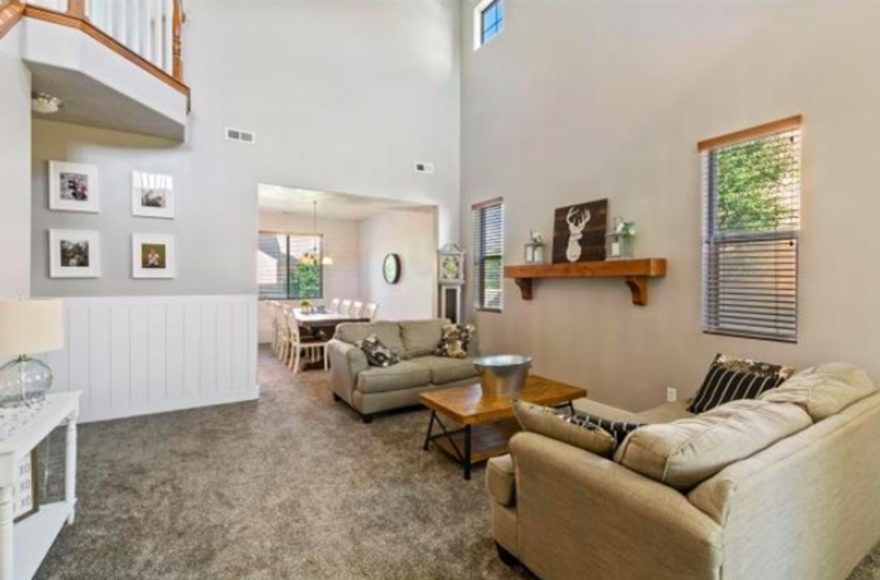 755 E Meadow Marsh Dr - Photo 3 of 12