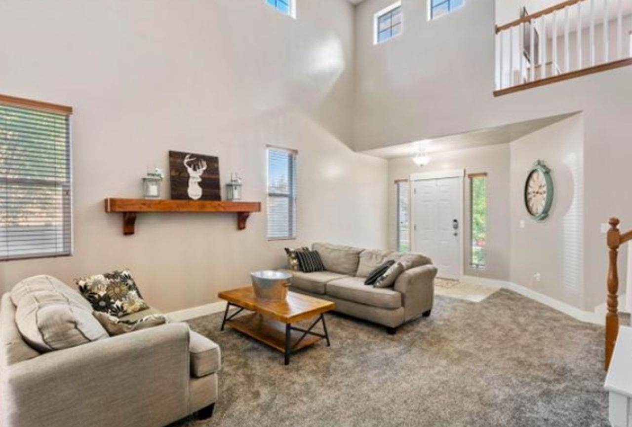 755 E Meadow Marsh Dr - Photo 4 of 12