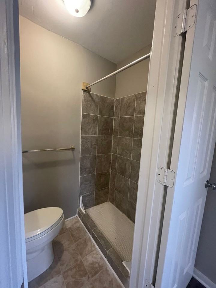 447 W Eastland St - Photo 6 of 13