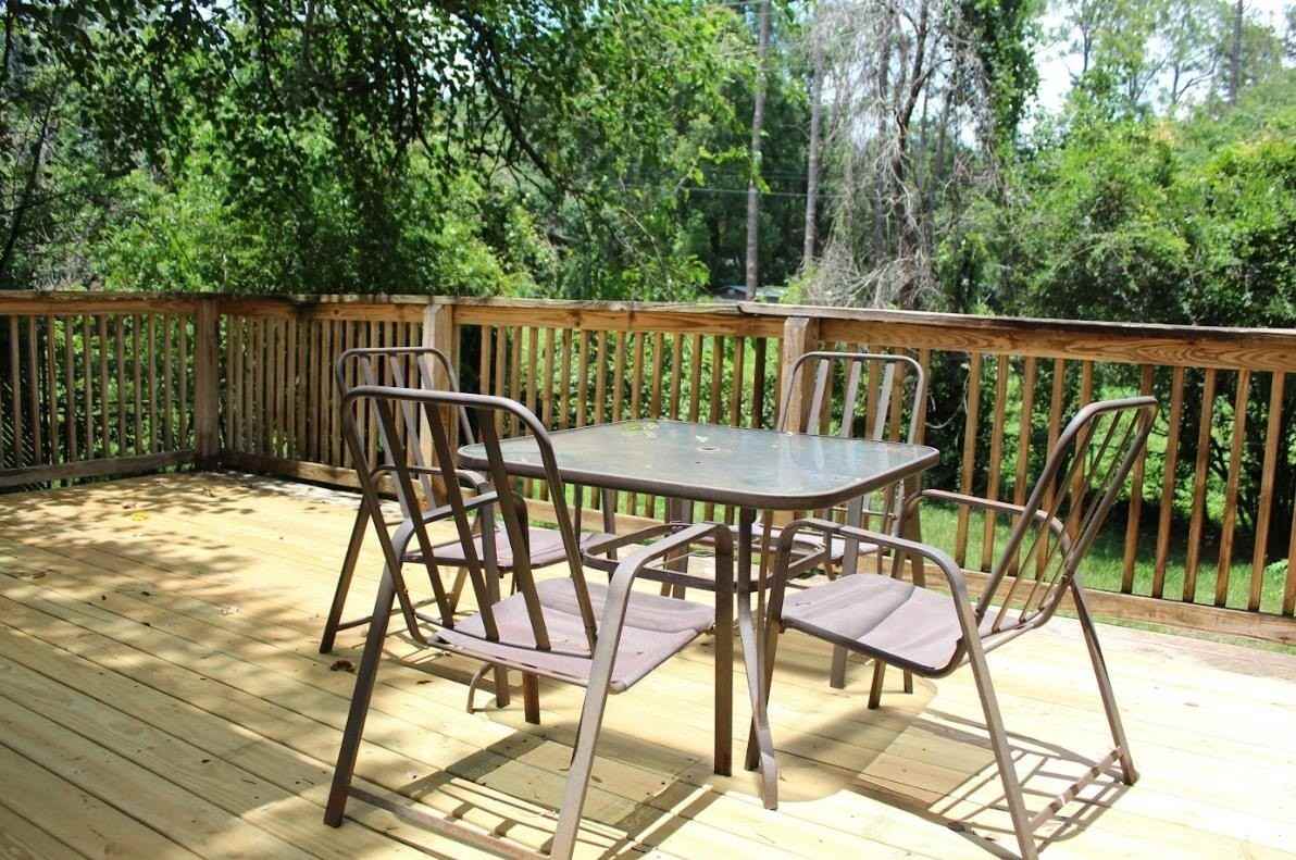 1674 Sharkey St - Photo 3 of 25