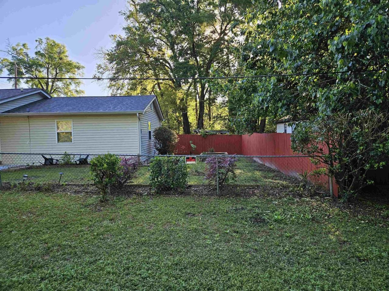 1417 Orange Ave W - Photo 3 of 18
