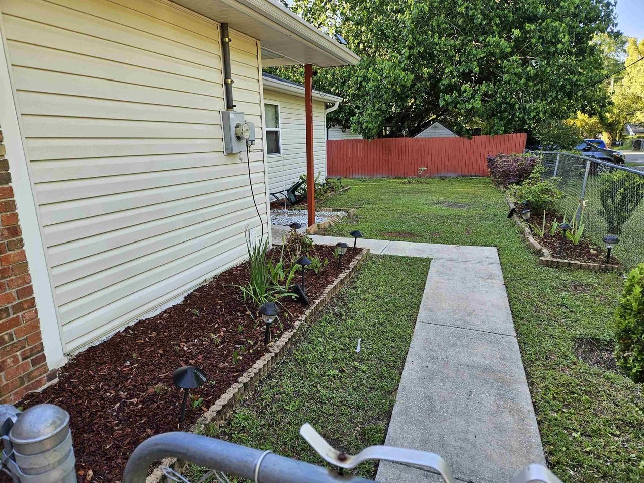 1417 Orange Ave W - Photo 4 of 18