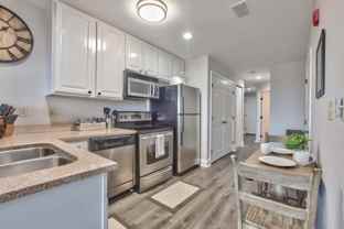 215 W College Ave Apt 305 #305 - Photo 1 of 1