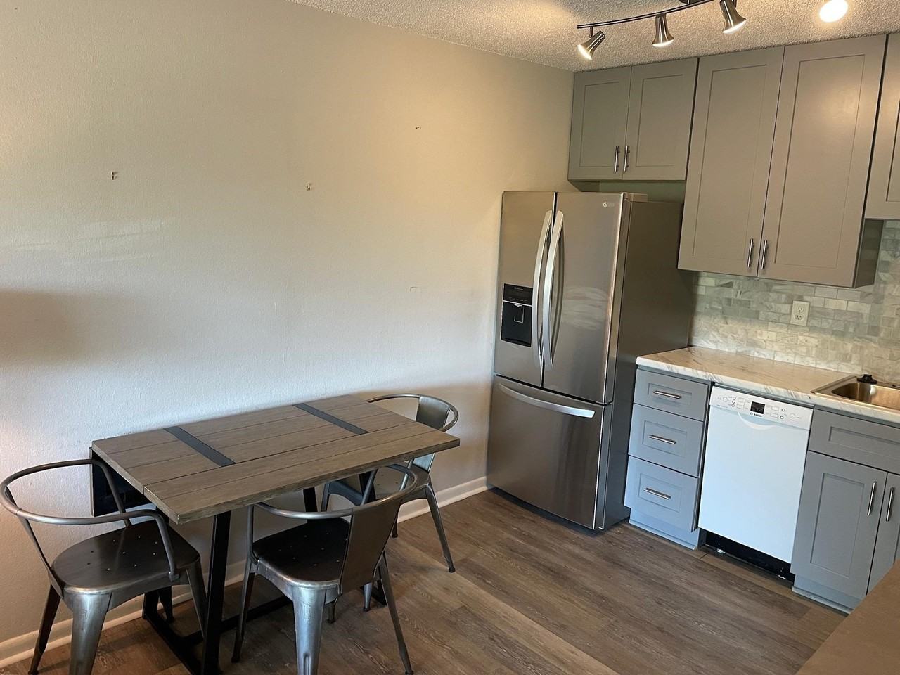 403 Hayden Rd Apt 240 #240 - Photo 5 of 17