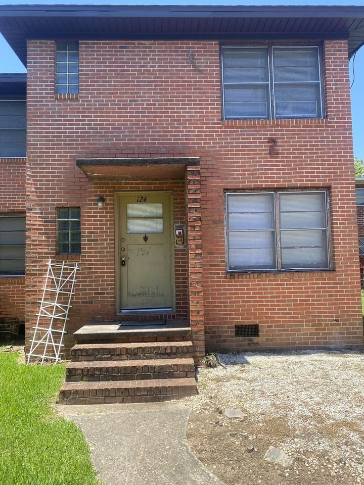 124 S Franklin Blvd - Photo 2 of 27