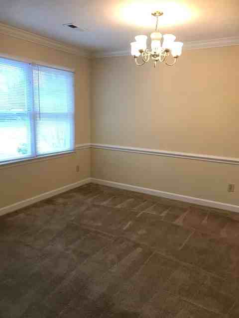 2320 Morningside Dr - Photo 3 of 12