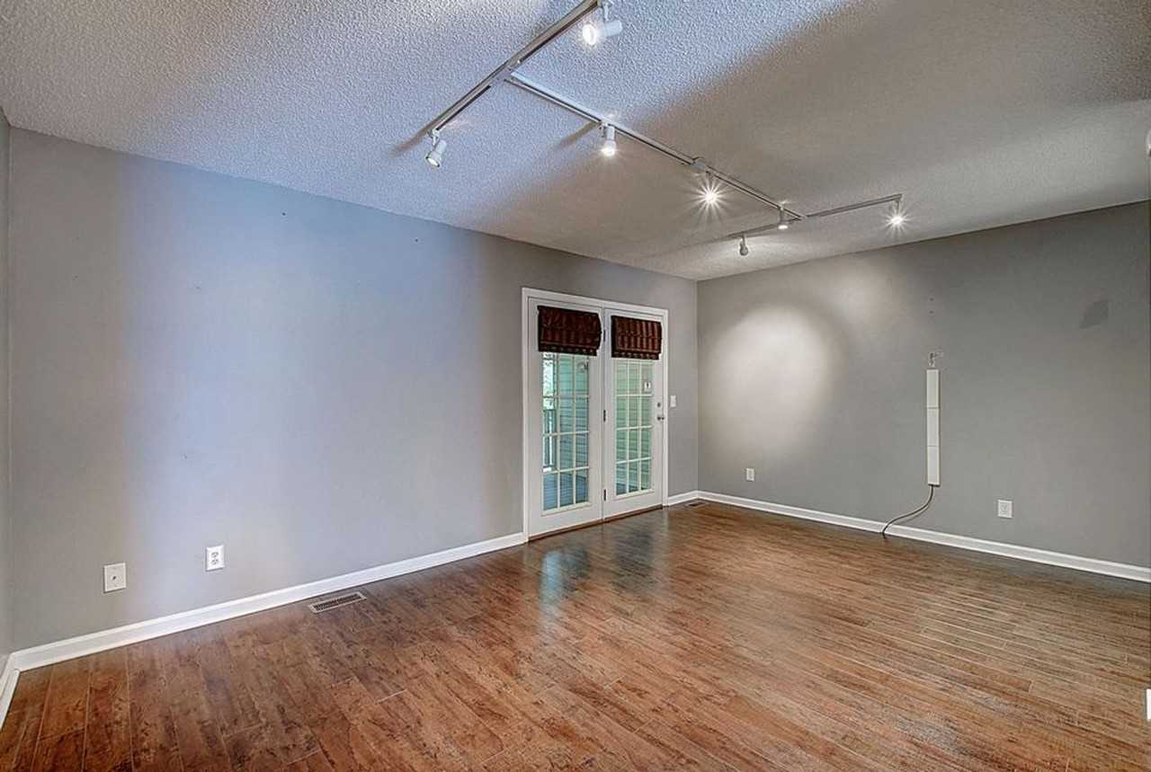 200 Arrowhead Dr - Photo 3 of 17