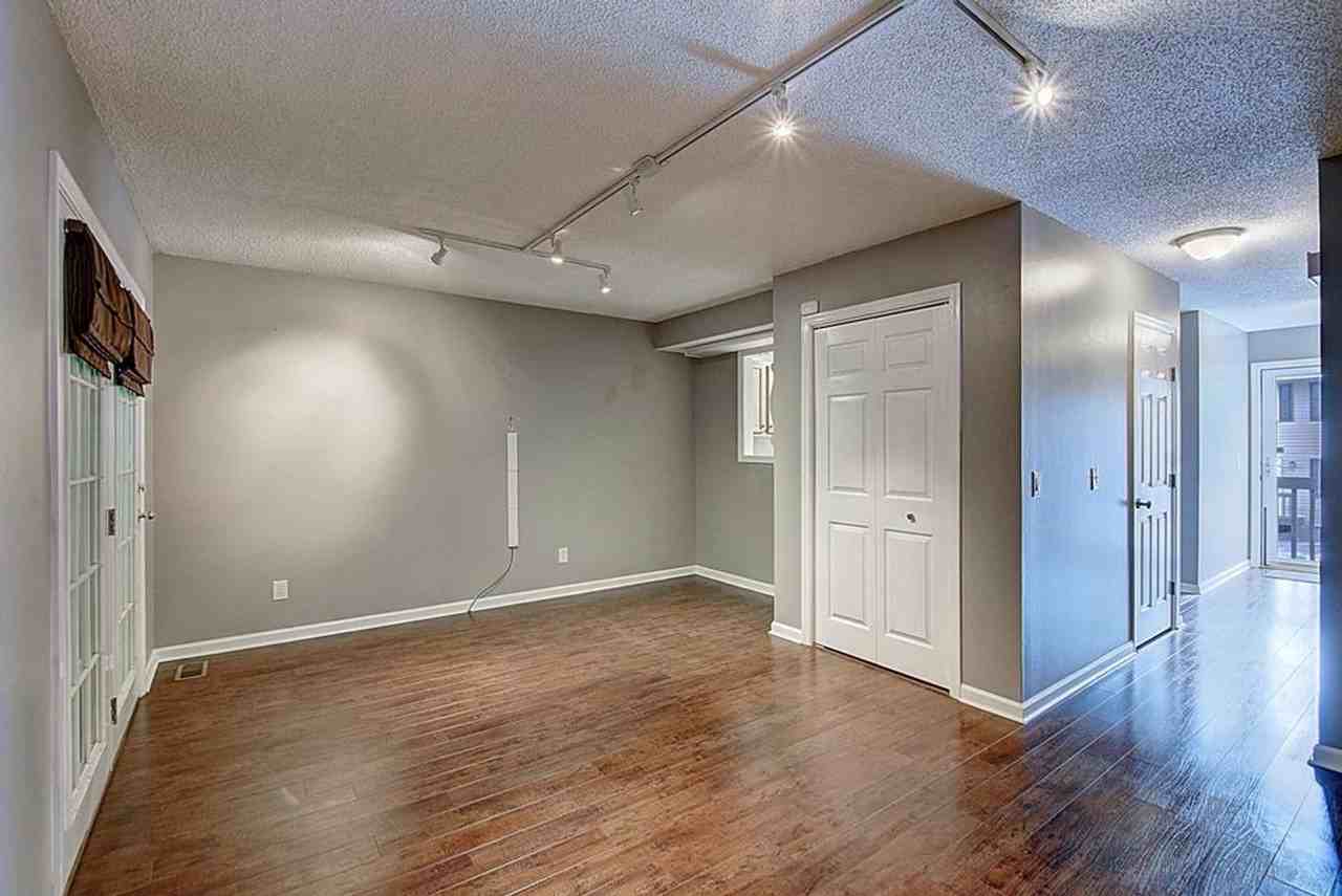 200 Arrowhead Dr - Photo 4 of 17