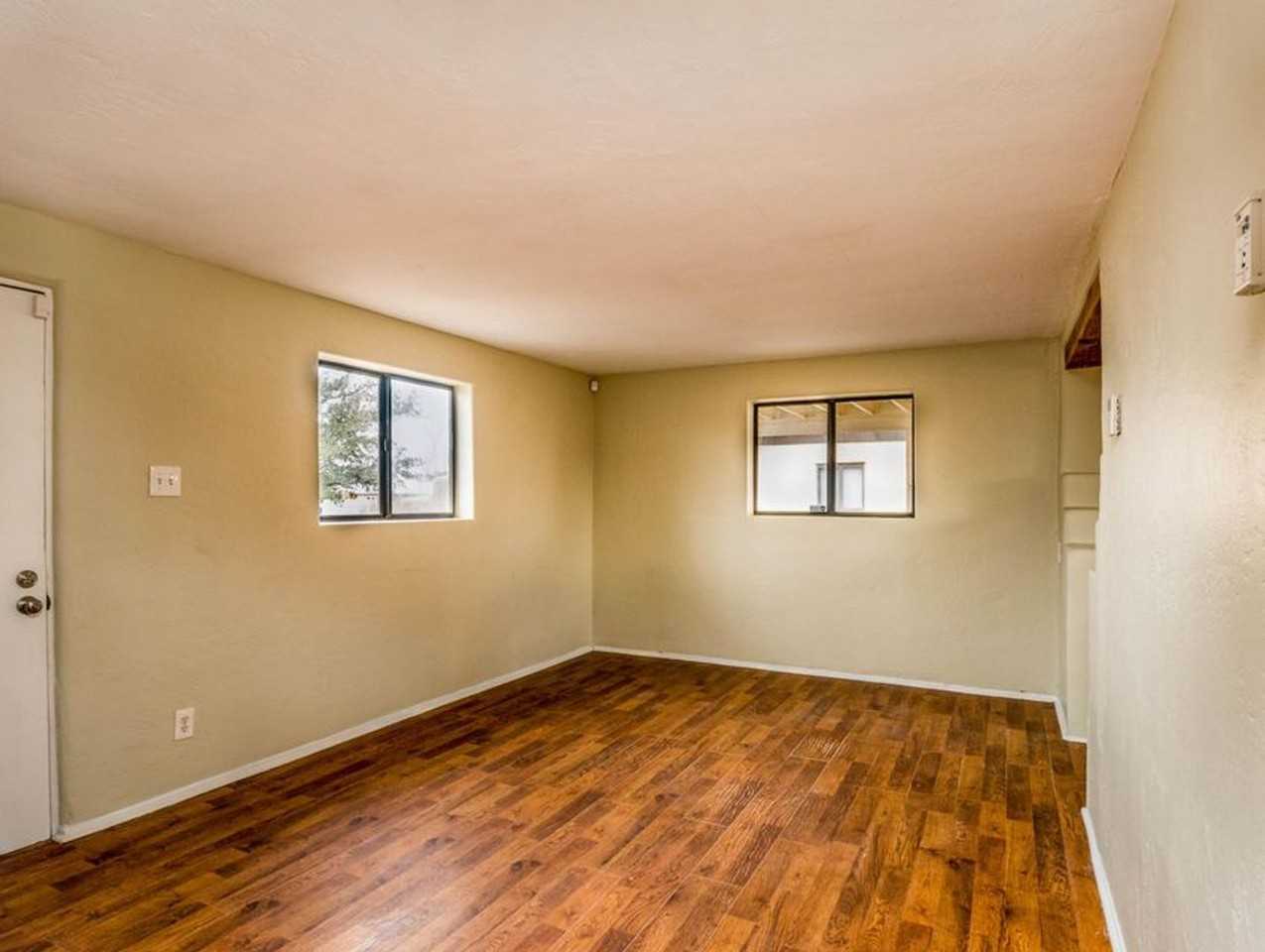 2838 Aliso Dr Ne - Photo 4 of 16