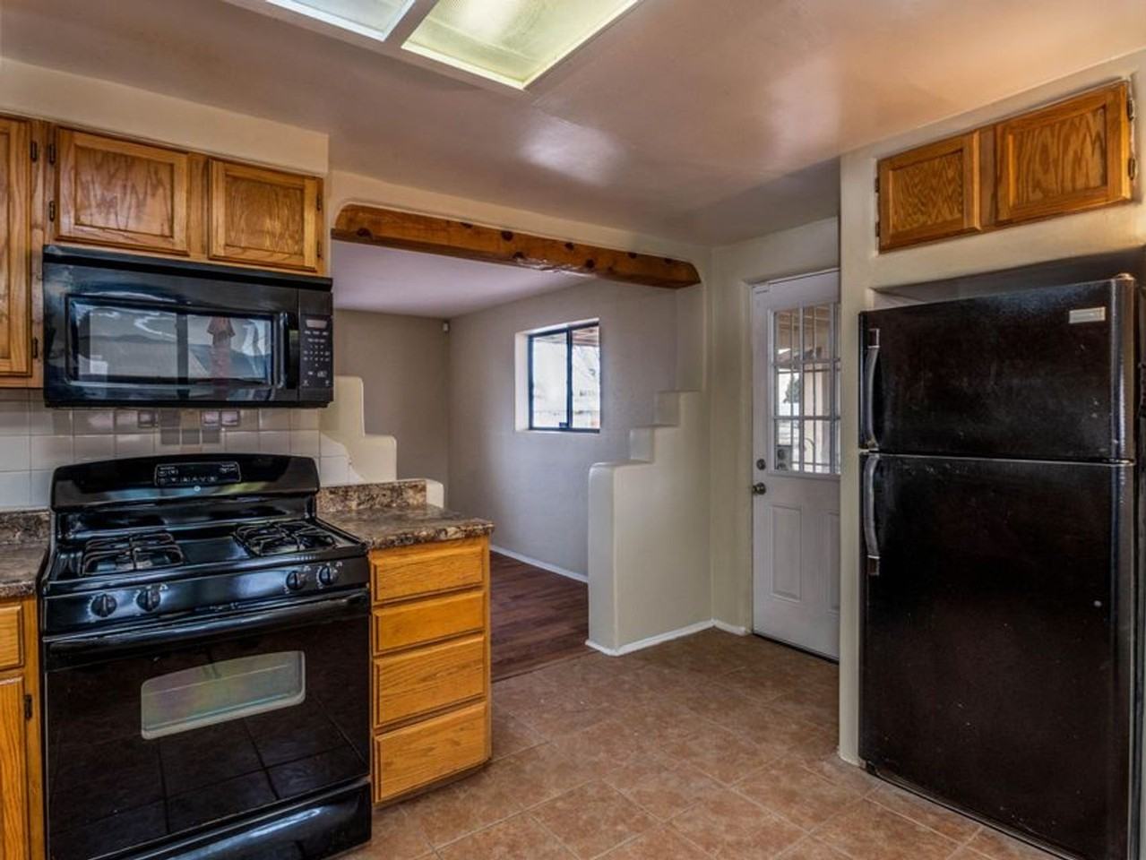 2838 Aliso Dr Ne - Photo 2 of 16