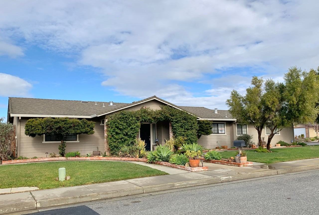 1250 Sawtooth Dr - Photo 2 of 20