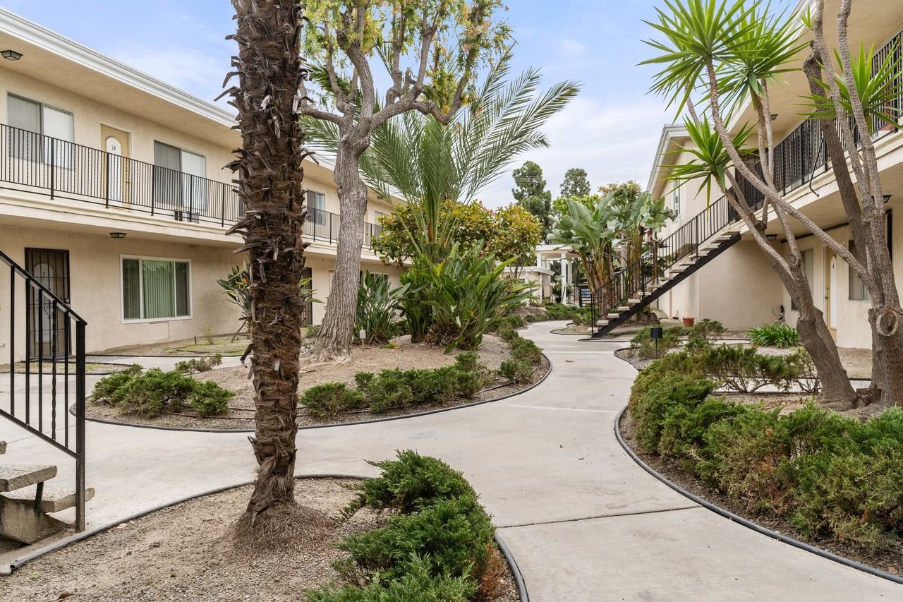 8331 Lampson Avenue - Photo 4 of 5