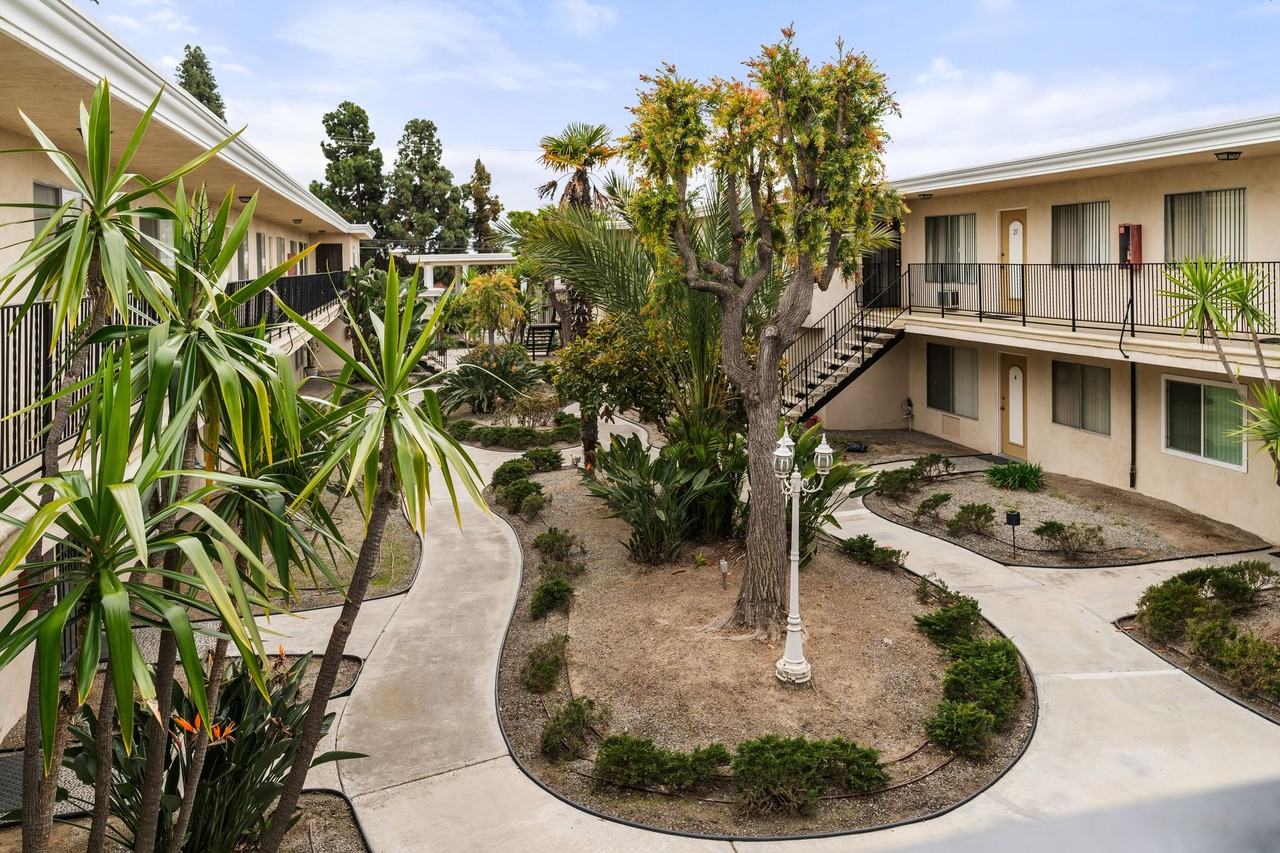 8331 Lampson Avenue - Photo 5 of 5