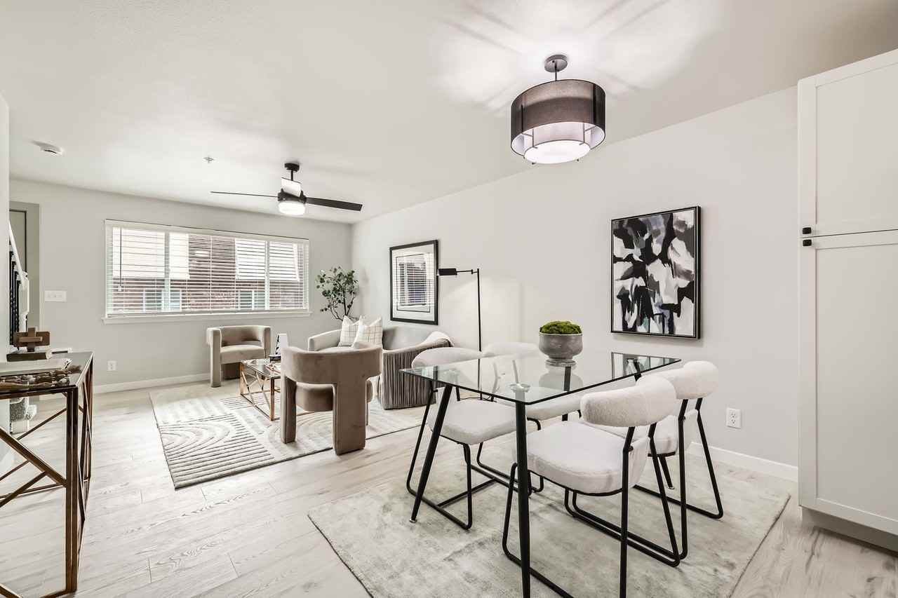 Evergreen Townhomes - Photo 6 of 25