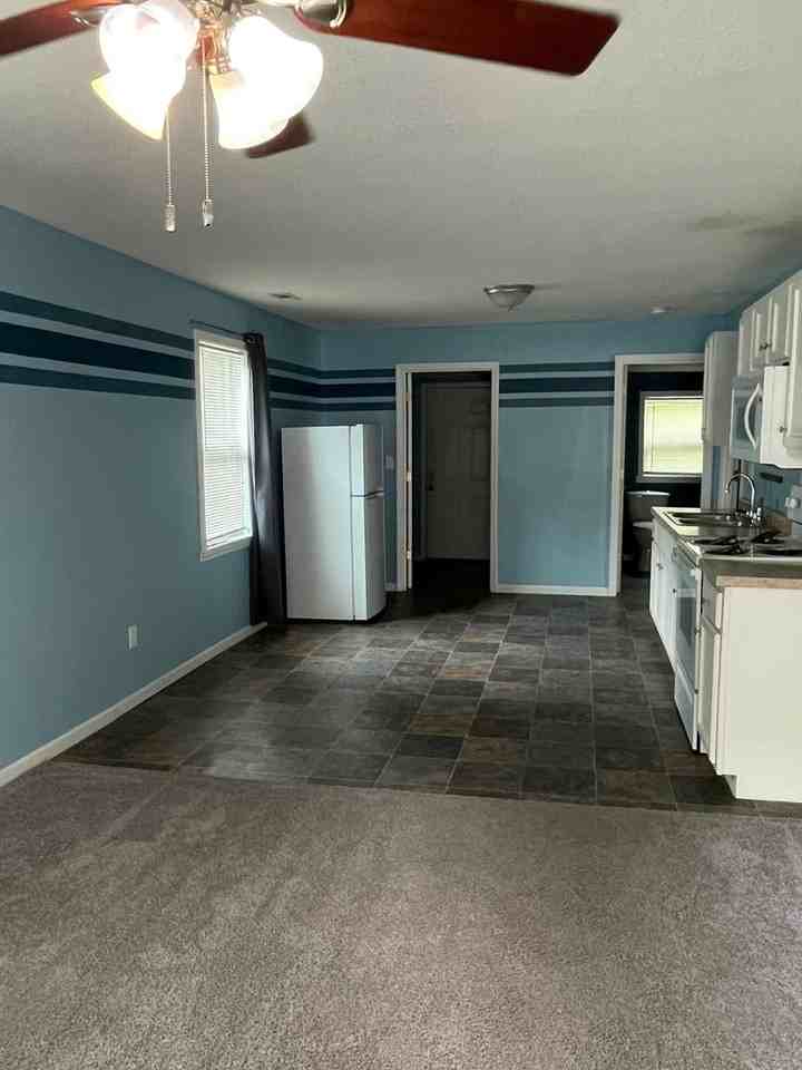 1004 Jefferson St - Photo 2 of 10