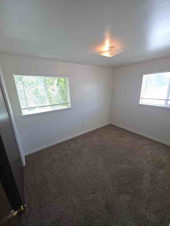 1362 Elm Ave - Photo 7 of 9