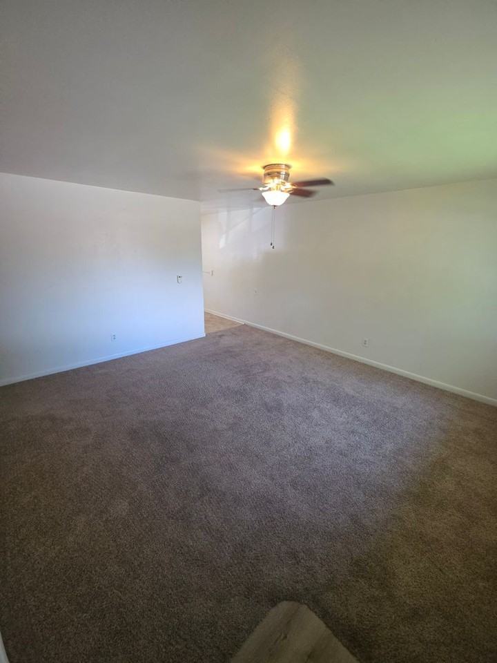 1362 Elm Ave - Photo 2 of 9