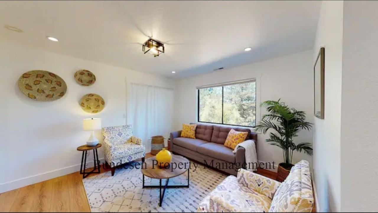 4 Petaluma Blvd S - Photo 2 of 16