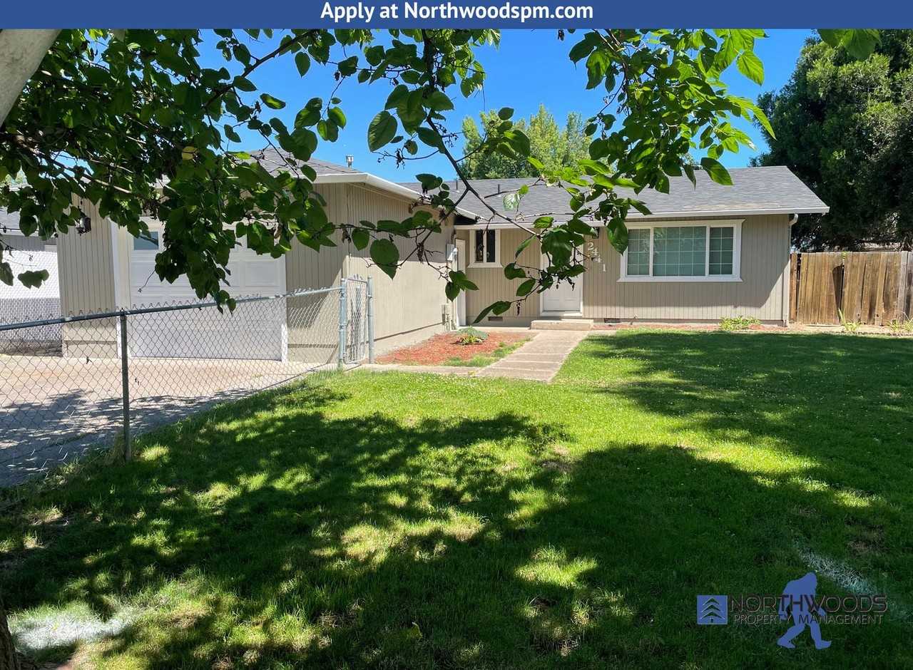 2441 Flanders St - Photo 2 of 23