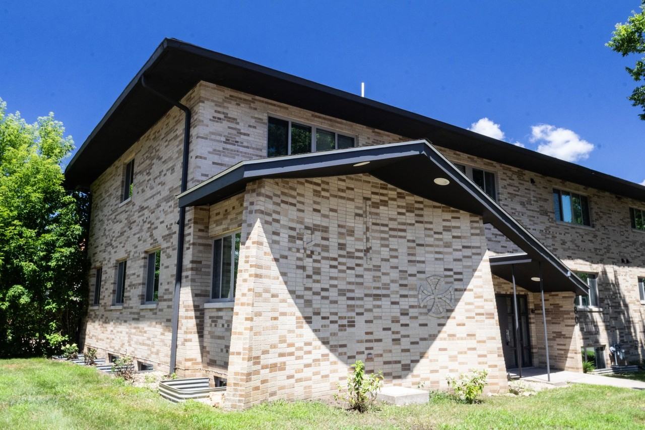 480 8th St - Photo 2 of 46