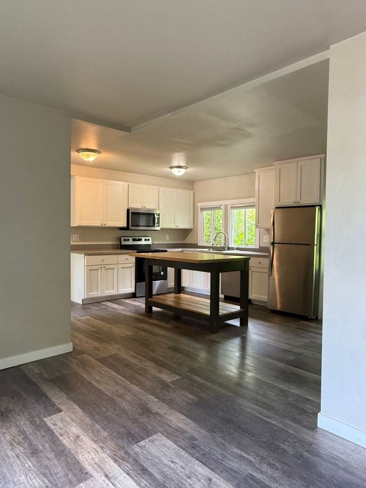 3262 S Pass Rd - Photo 3 of 16