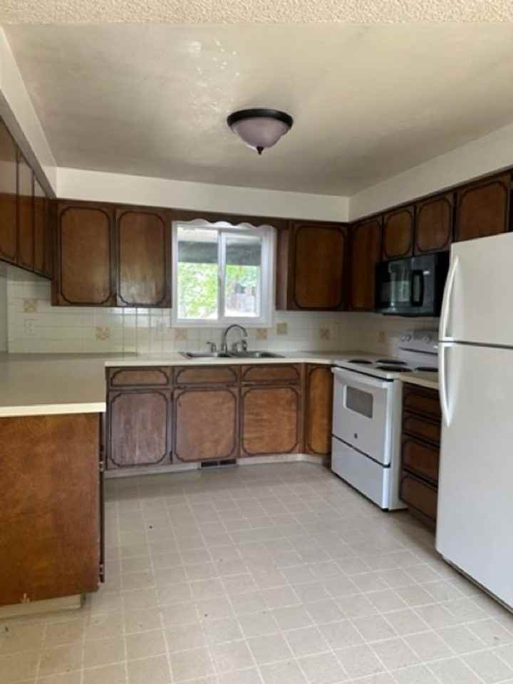519 Short St - Photo 3 of 15