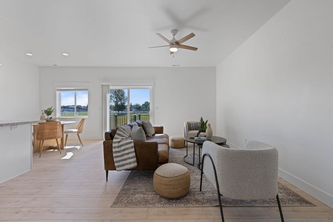 1124 Home Run Ave - Photo 2 of 37