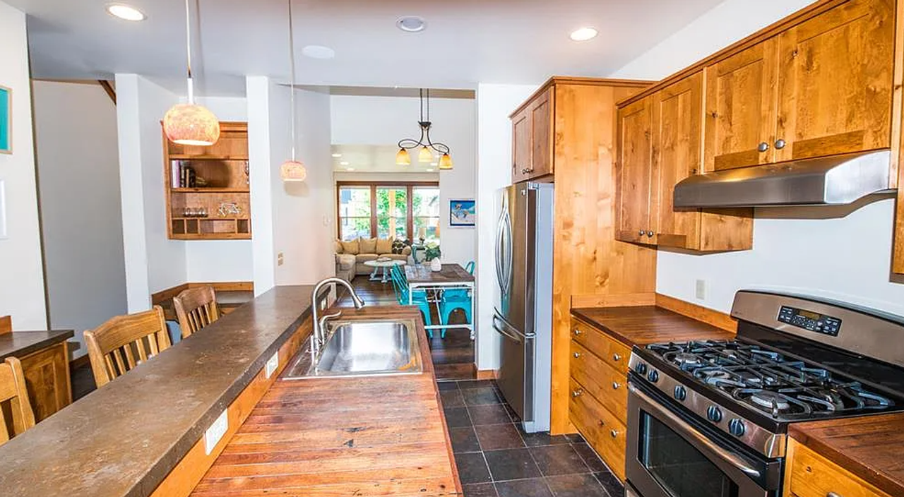 4213 Benepe St - Photo 4 of 20