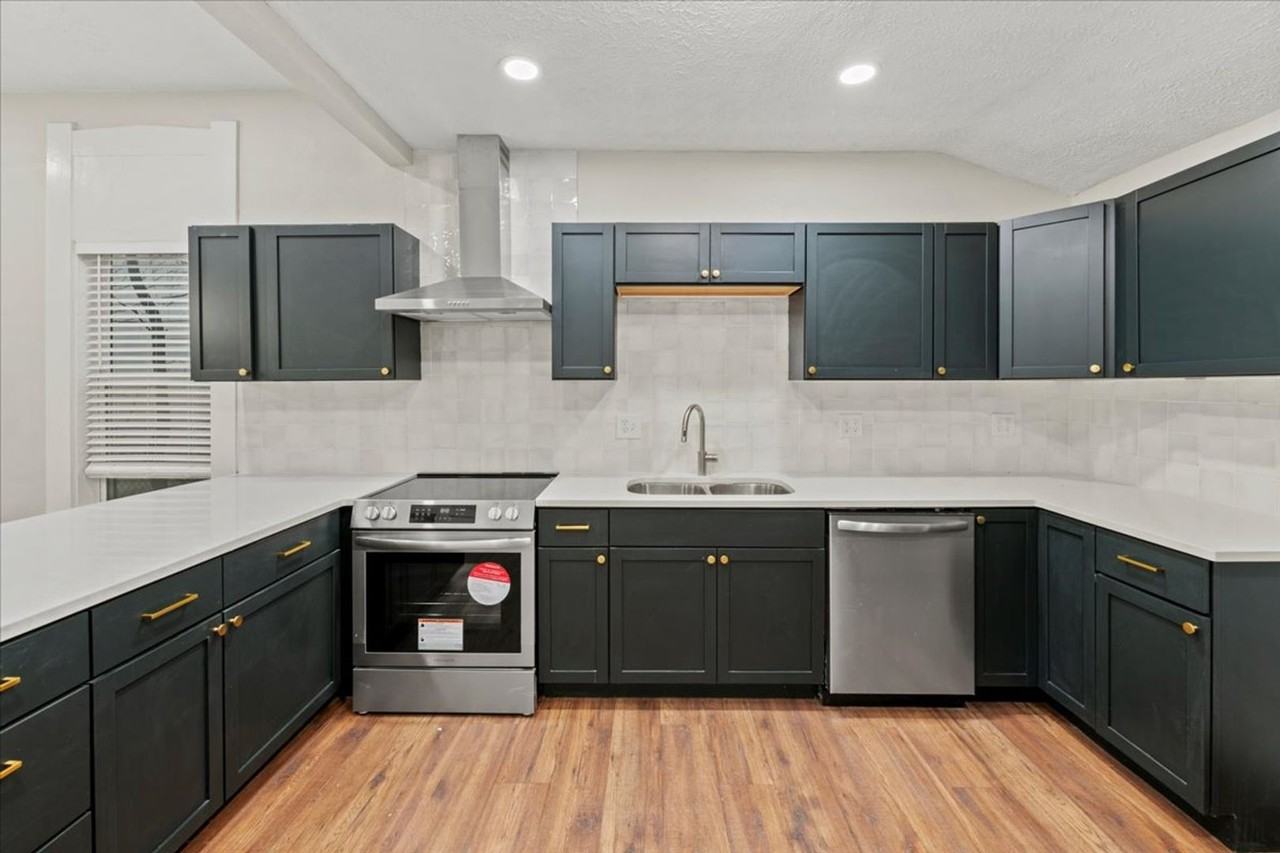 1133 Olive St - Photo 7 of 19