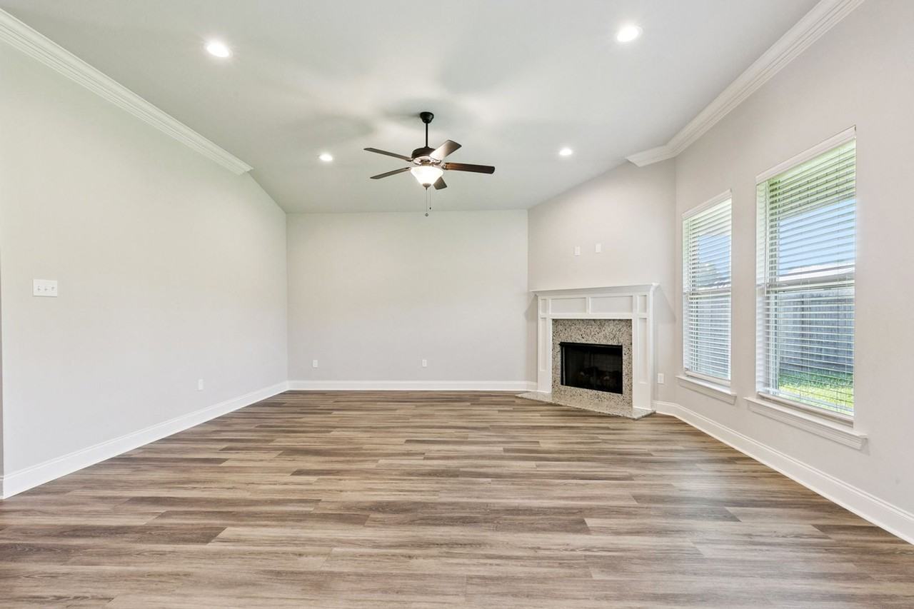 2551 Frazier St - Photo 2 of 16